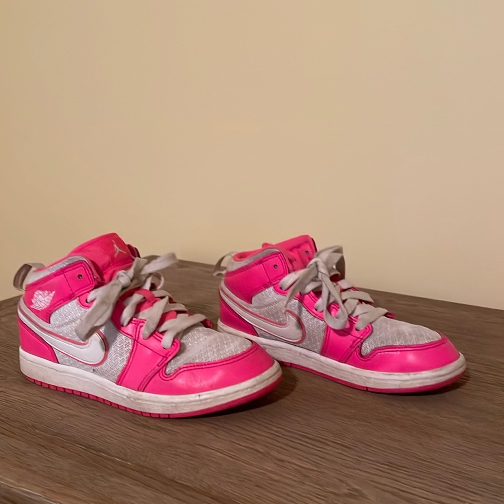 Girls bright pink high top Nike AIR Jordan’s, size 1